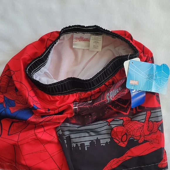Marble Spider-Man Kids Red and Black Shorts - Picture 3 of 6